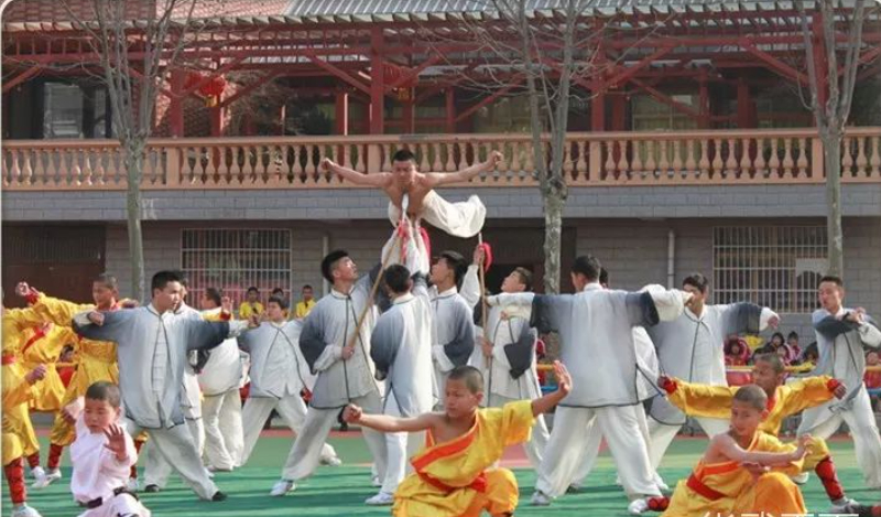 登封少林武校武術(shù)是正宗的嗎？孩子學(xué)武術(shù)會長不高嗎？