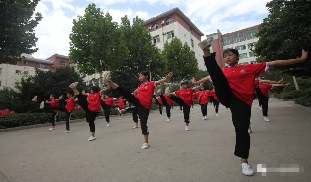 河南少林文武學(xué)校是寄宿制武校嗎？一年多少學(xué)費(fèi)？