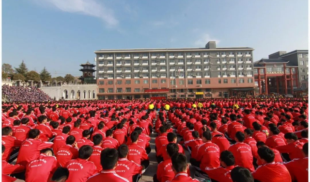 河南登封市嵩山少林武術(shù)學(xué)校