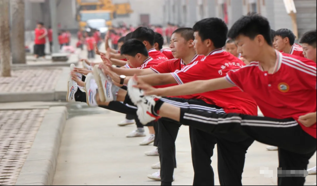 新學(xué)期登封少林文武學(xué)校學(xué)費(fèi)是多少錢？有減免政策嗎？