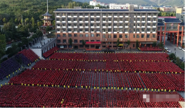 外省學(xué)生怎么報名河南嵩山少林武校？7歲孩子能學(xué)武術(shù)嗎？