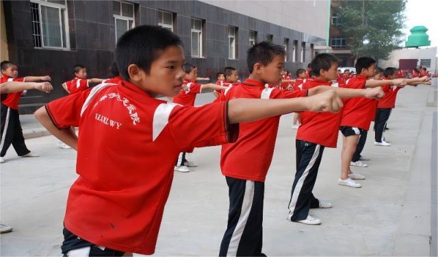 少林寺文武學校報名條件有哪些？女生習武有什么前途？