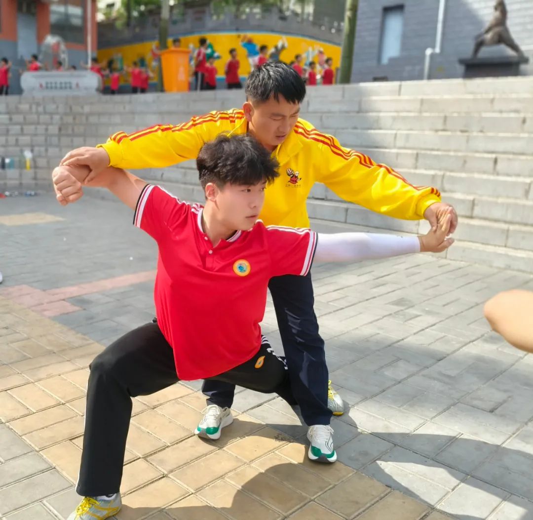 河南少林小龍武校全托套路學(xué)員王子浩然一招一式皆成長(zhǎng)