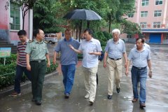 河南省愛衛(wèi)會領(lǐng)導(dǎo)在小龍武院檢查指導(dǎo)衛(wèi)生工作